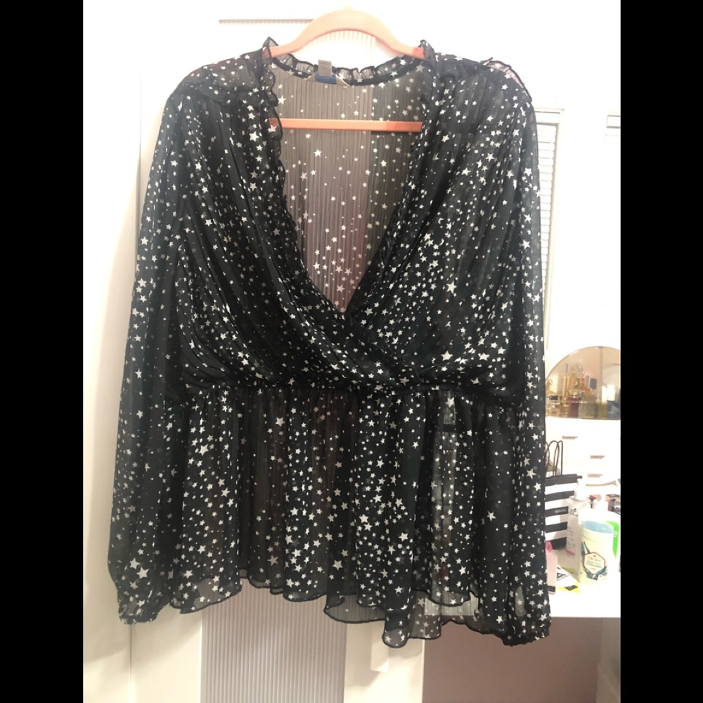 Star Print Blouse ⭐️